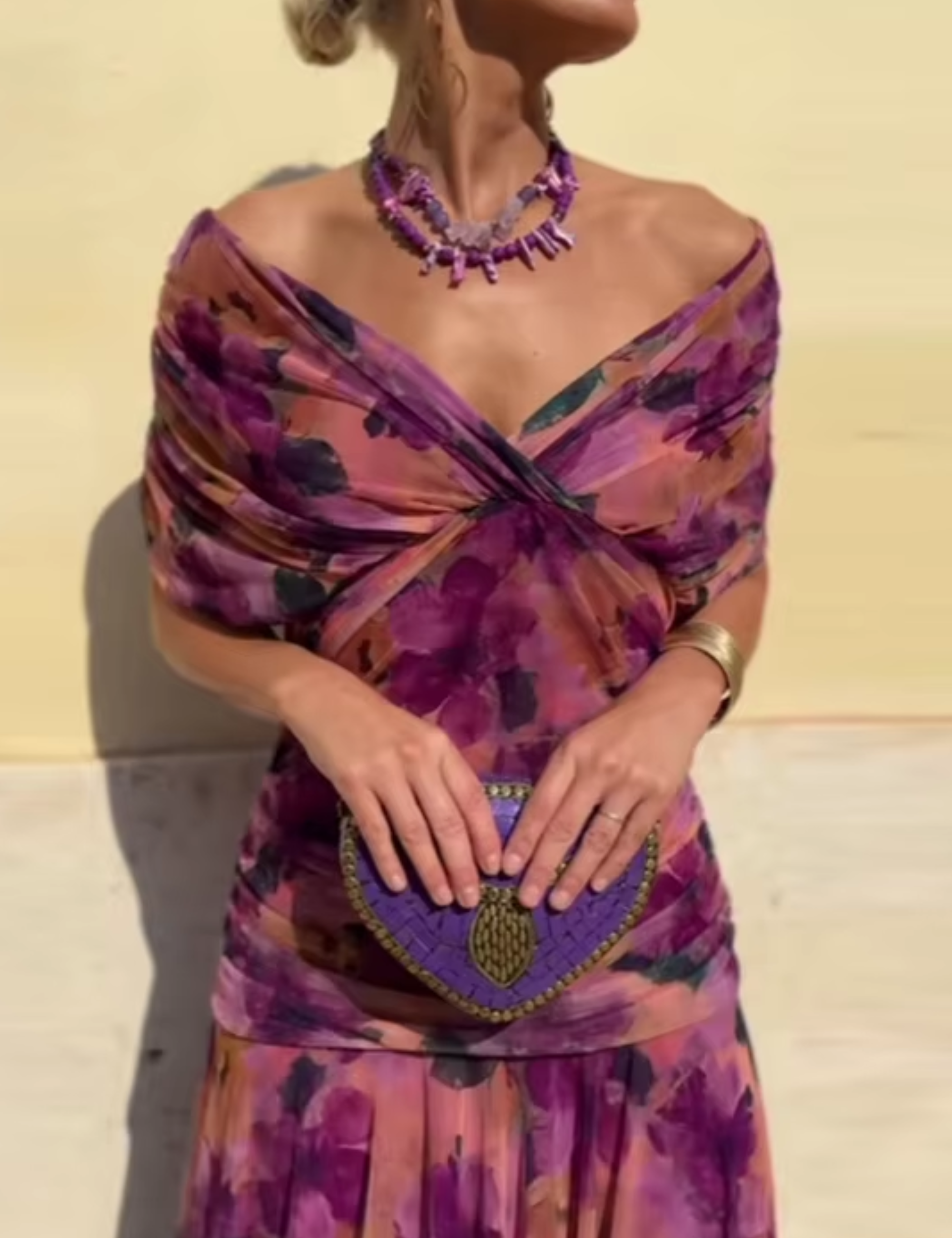 Luisa | Elegáns, hosszú, V-nyakú ünnepi ruha