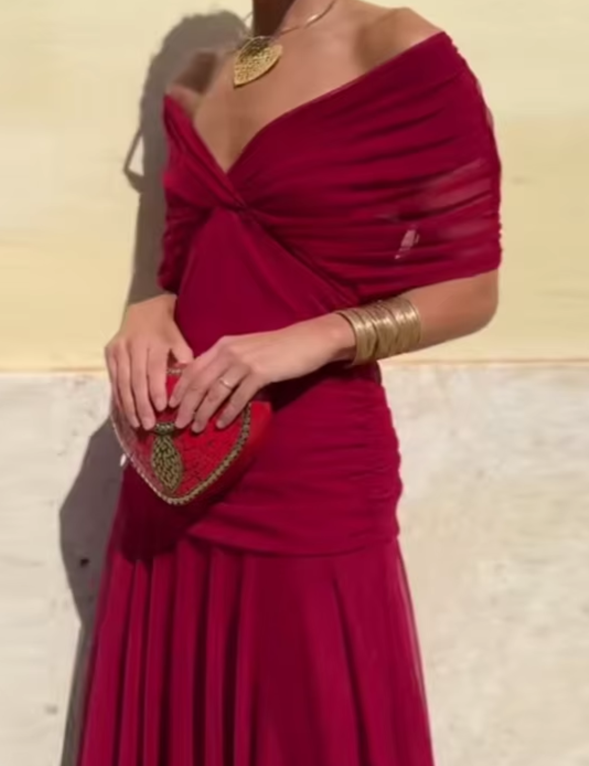Louise | Elegáns Maxi Ünnepi Ruha V-alakú Kivágással