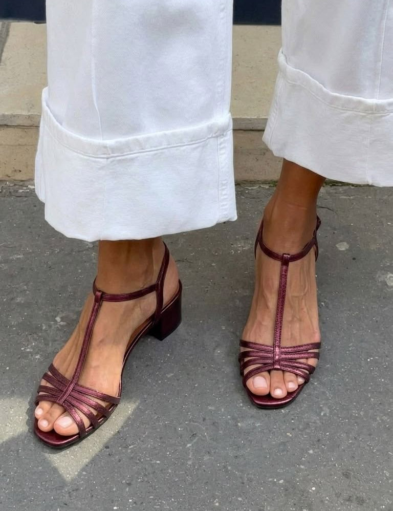 Allegra | Arany Szandálok Napi Elegancia