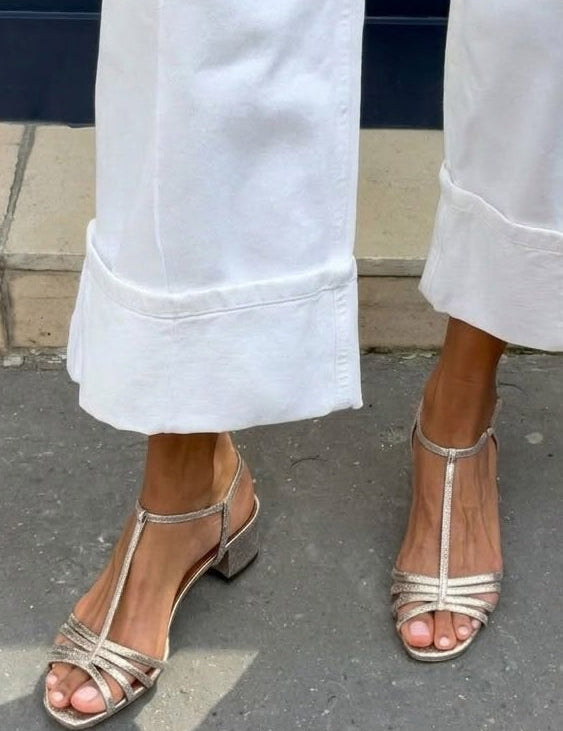 Allegra | Arany Szandálok Napi Elegancia